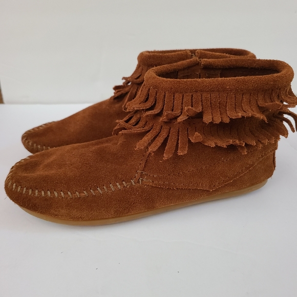 Minnetonka double fringe side zip boots Sz 4 - Picture 2 of 8